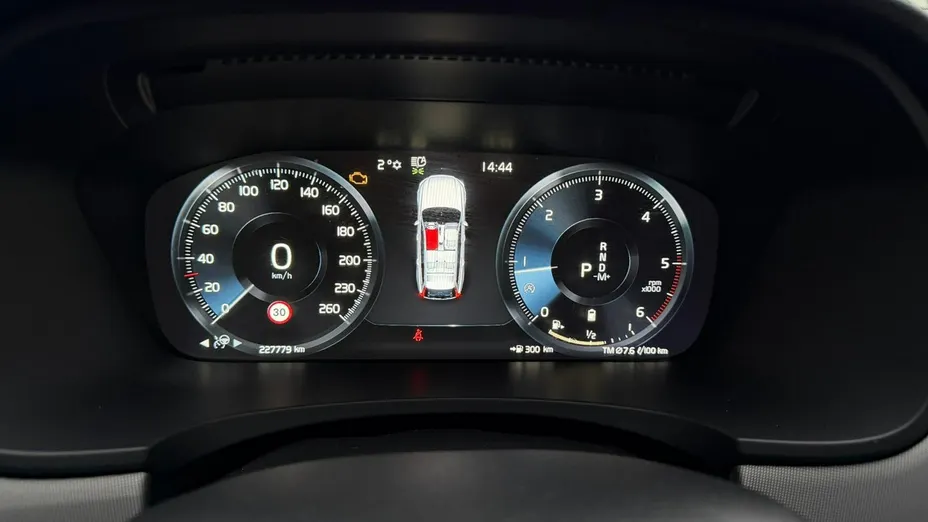 VOLVO V90 -