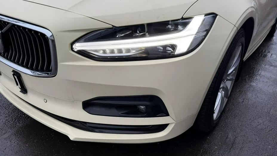 VOLVO V90 -