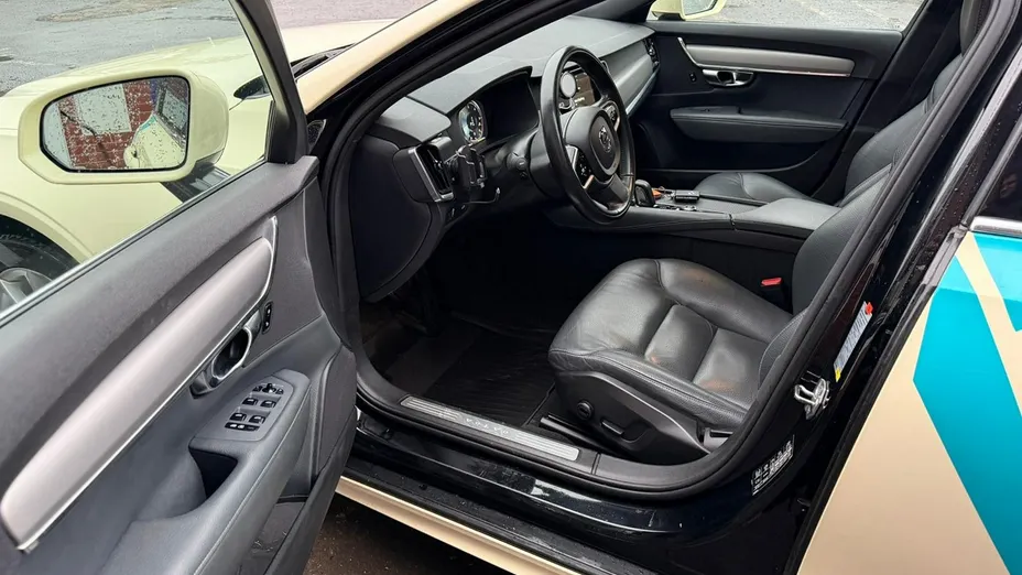 VOLVO V90 -