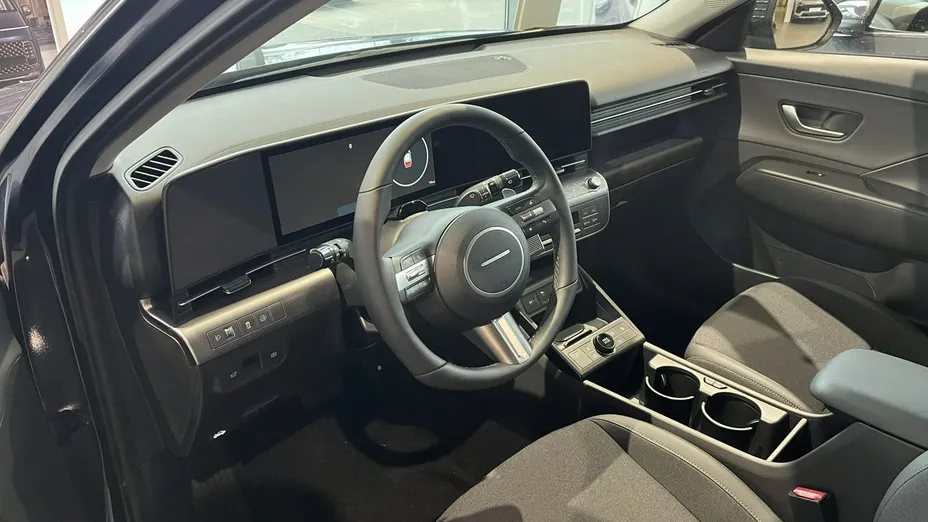 HYUNDAI Kona -
