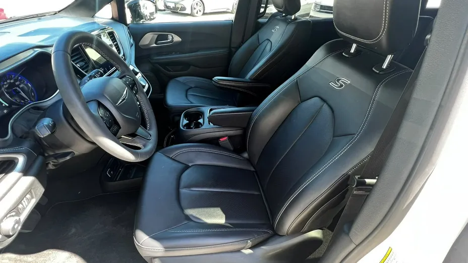 CHRYSLER Pacifica -