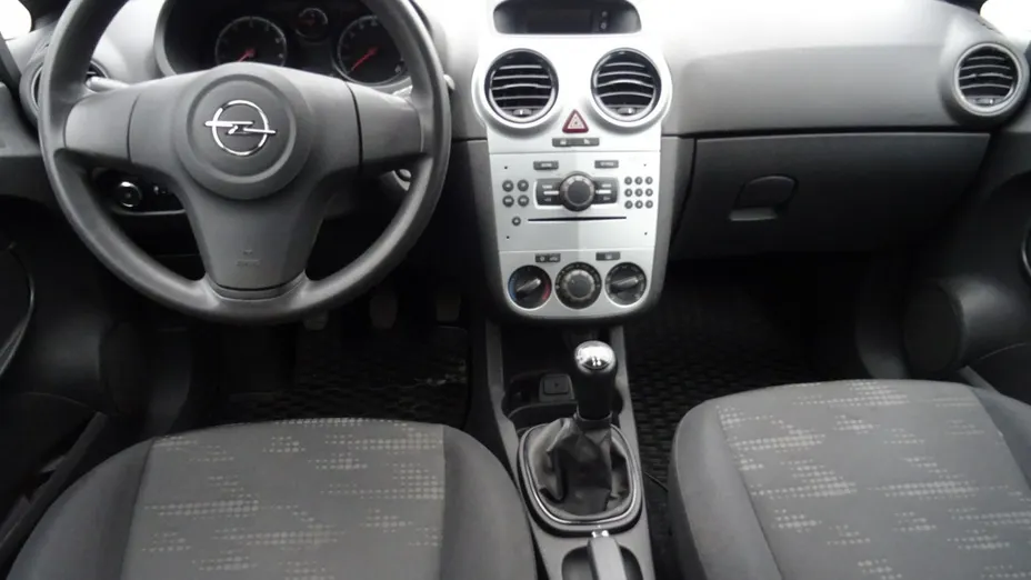 OPEL Corsa -