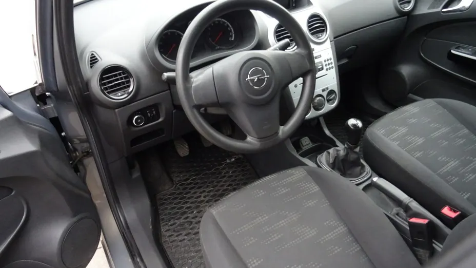 OPEL Corsa -