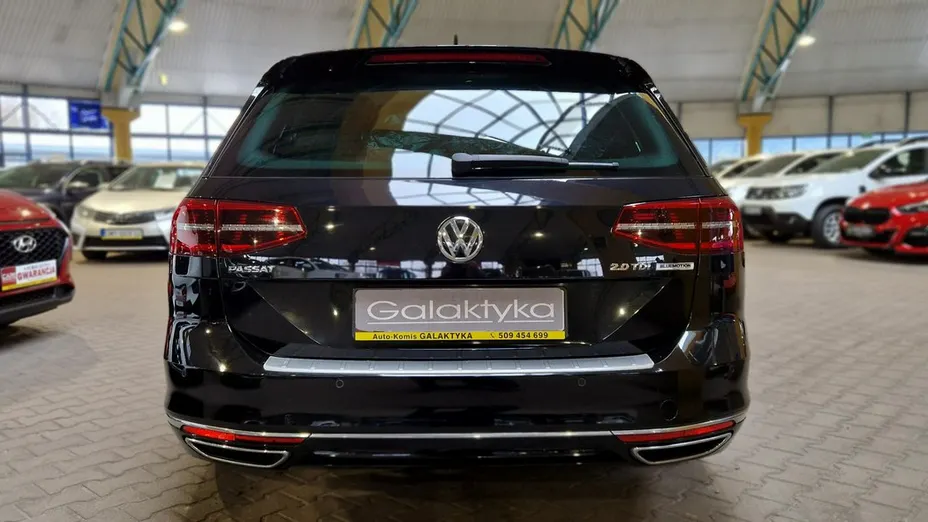 VOLKSWAGEN Passat -