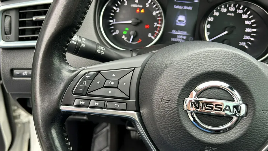 NISSAN Qashqai -