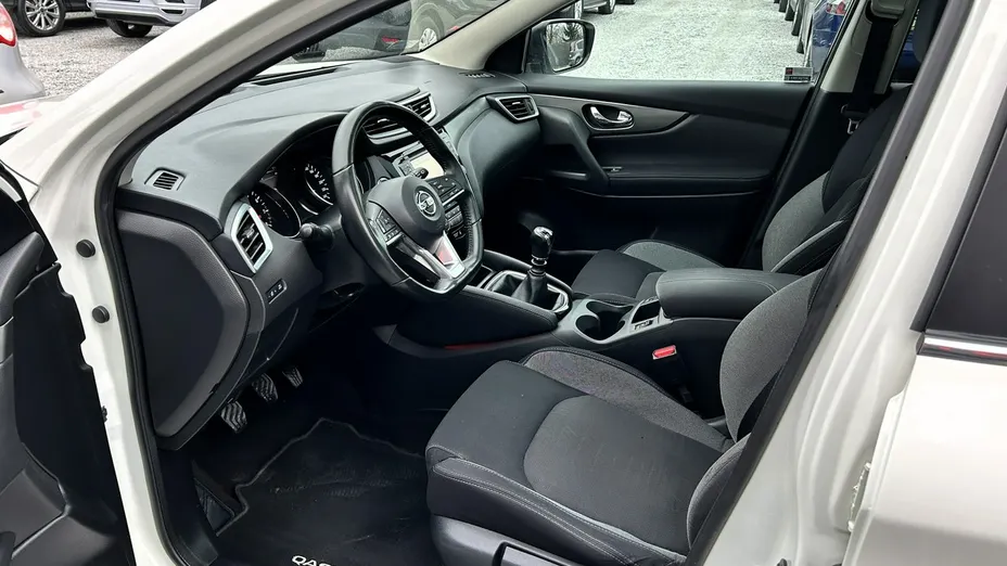 NISSAN Qashqai -