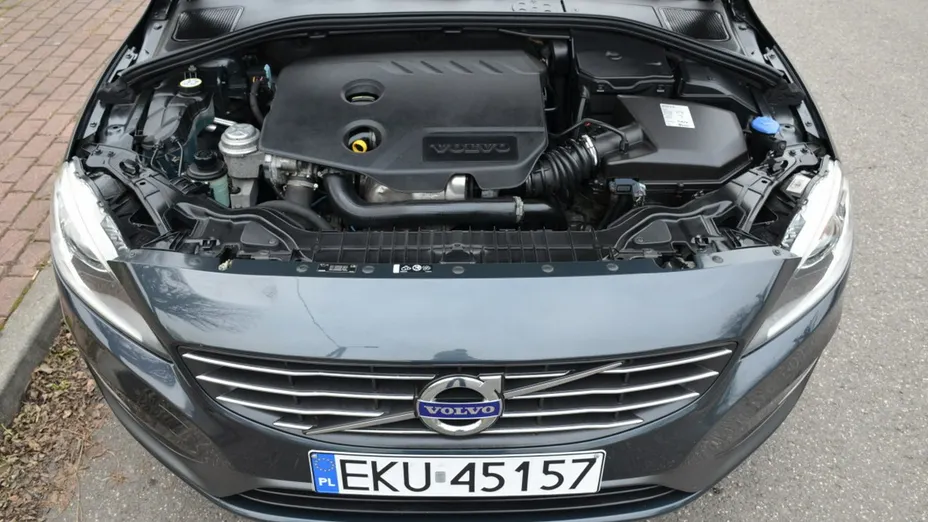 VOLVO V60 -