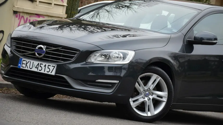 VOLVO V60 -
