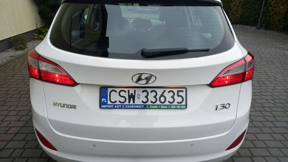 HYUNDAI i30 -