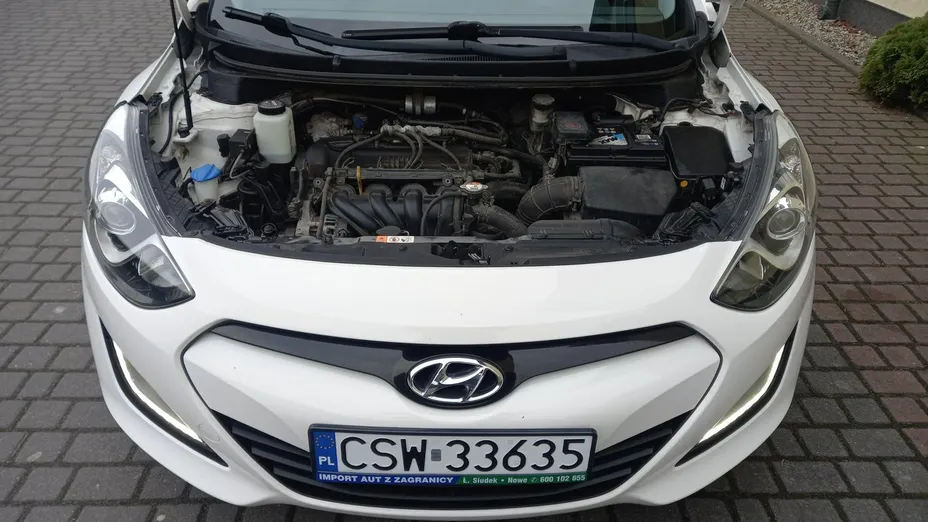 HYUNDAI i30 -
