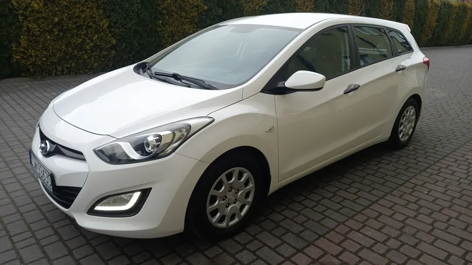HYUNDAI i30 -