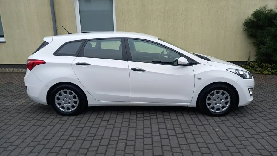 HYUNDAI i30 -