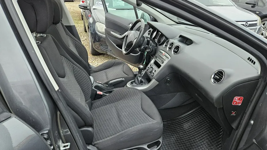 PEUGEOT 308 -