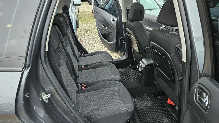 PEUGEOT 308 -