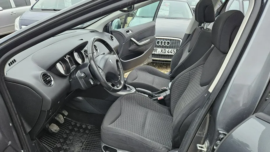 PEUGEOT 308 -