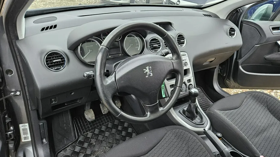 PEUGEOT 308 -