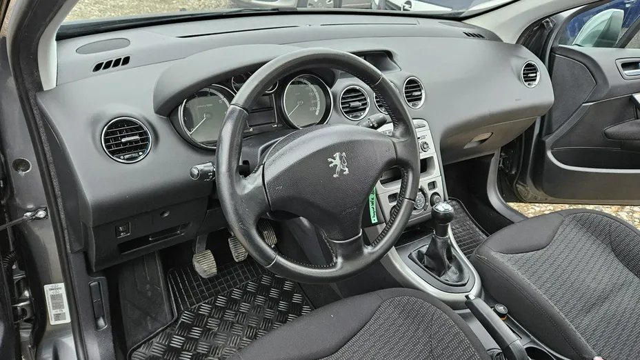 PEUGEOT 308 -
