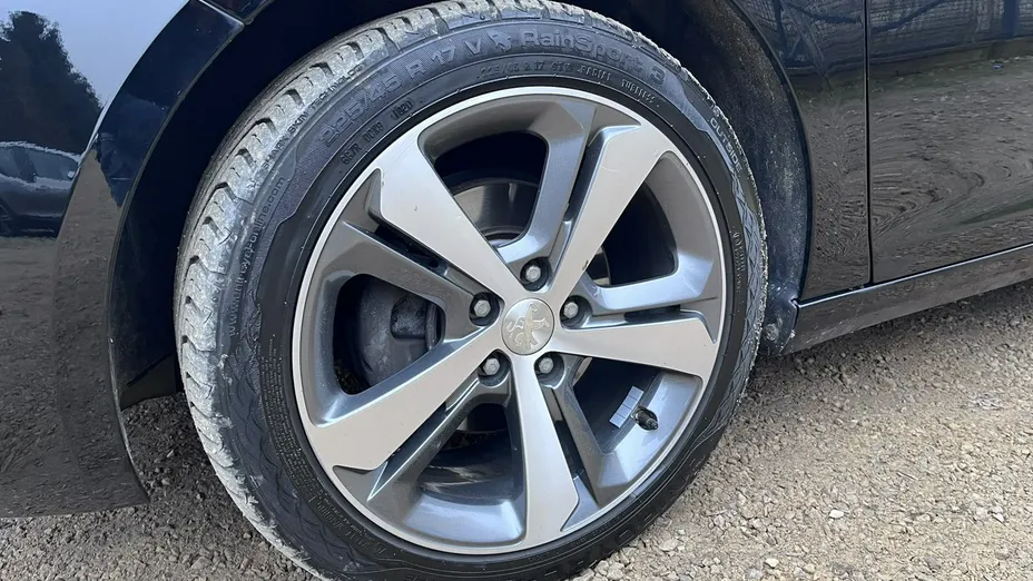 PEUGEOT 308 -
