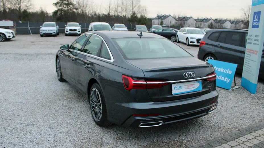 AUDI A6 -