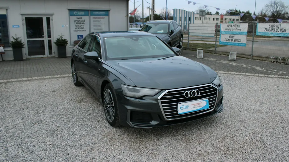 AUDI A6 -