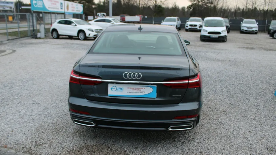AUDI A6 -