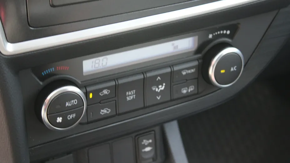 TOYOTA Auris -