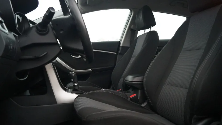 HYUNDAI i30 -