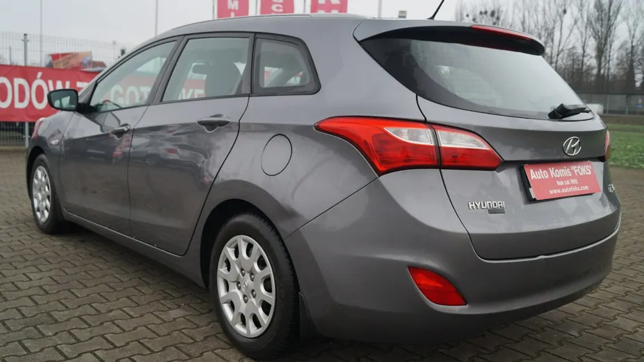 HYUNDAI i30 -