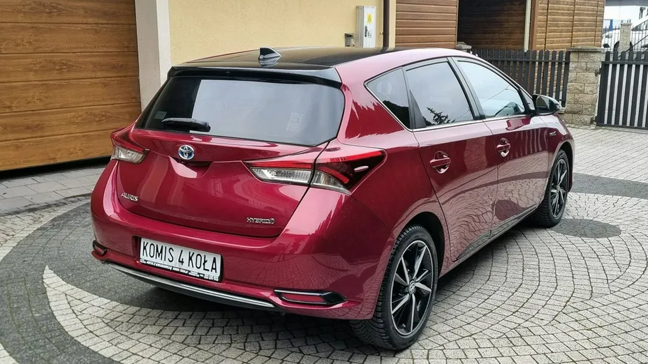 TOYOTA Auris -