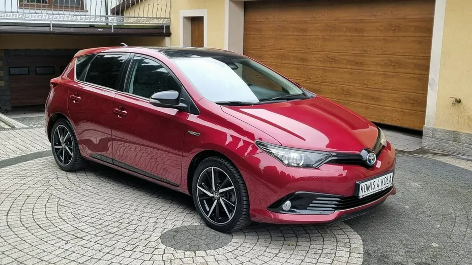 TOYOTA Auris -