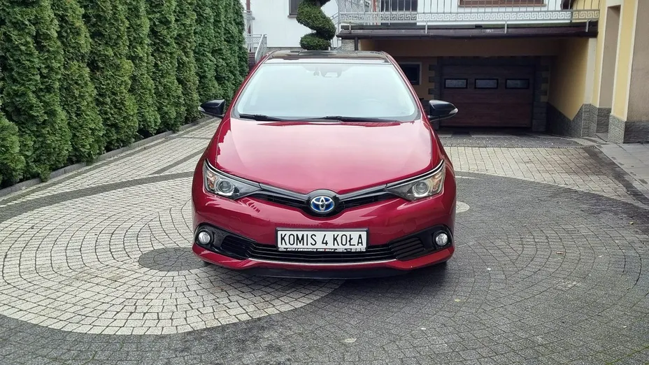 TOYOTA Auris -