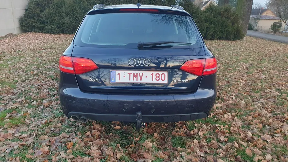 AUDI A4 -