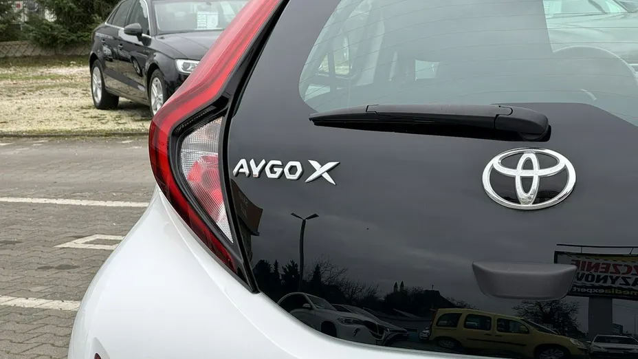 TOYOTA Aygo X -