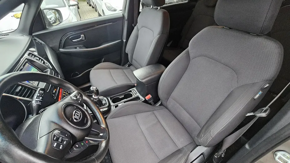 KIA Carens -