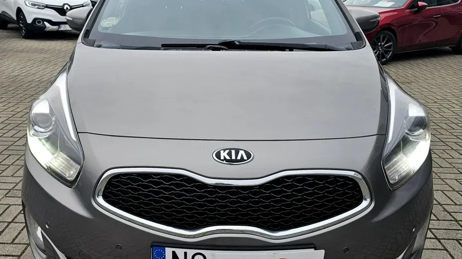 KIA Carens -
