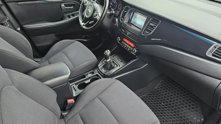 KIA Carens -