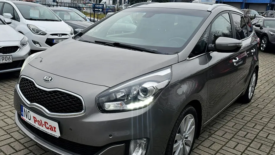 KIA Carens -