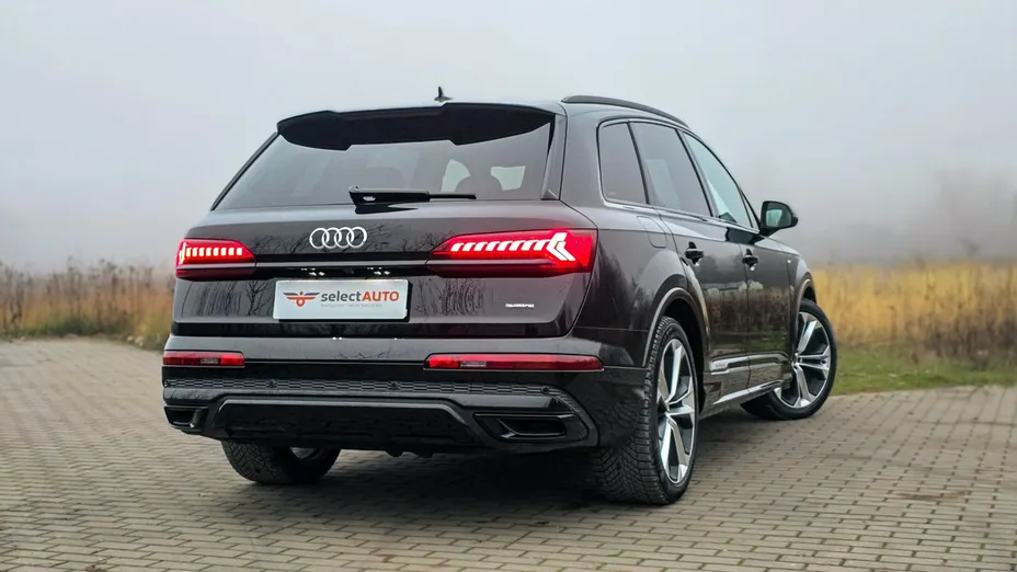 AUDI Q7 -