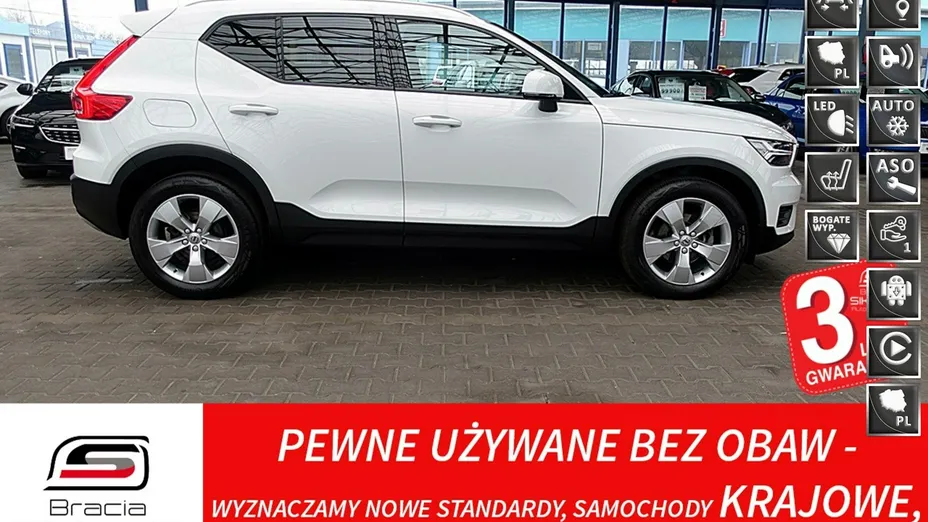 VOLVO XC40 -