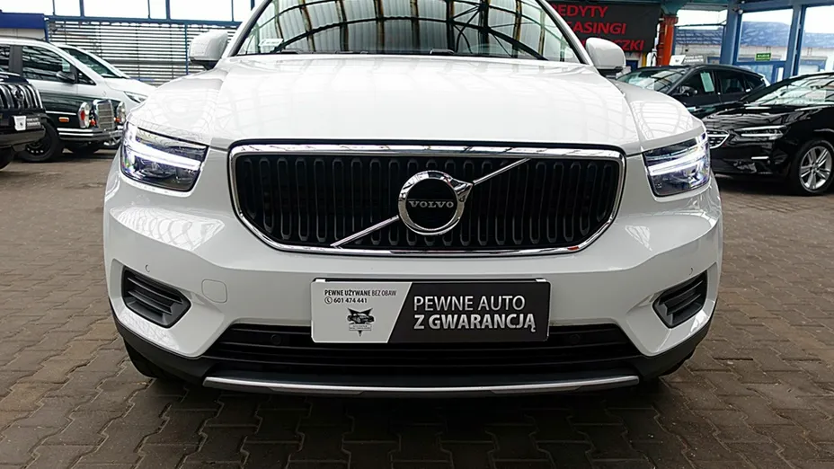 VOLVO XC40 -