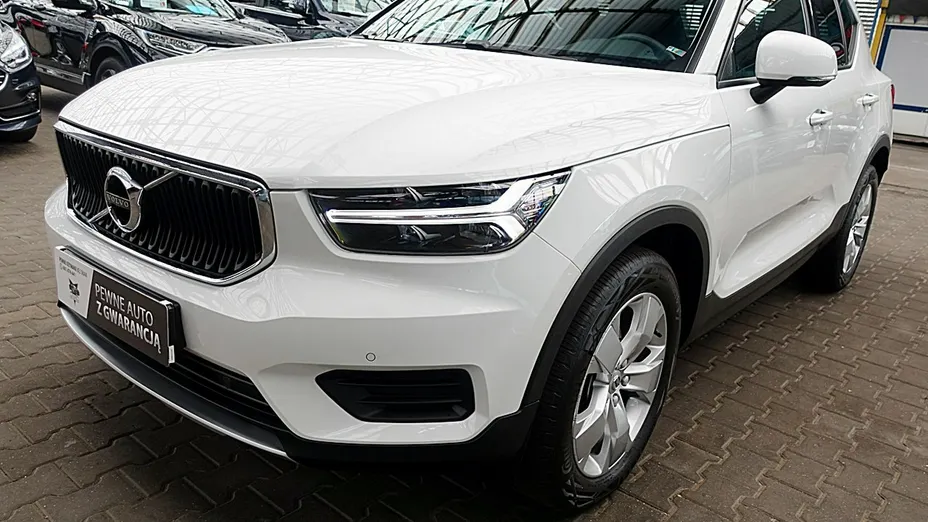 VOLVO XC40 -