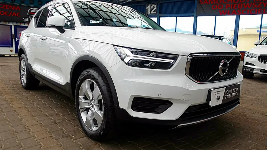 VOLVO XC40 -