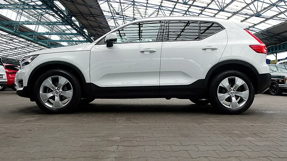 VOLVO XC40 -
