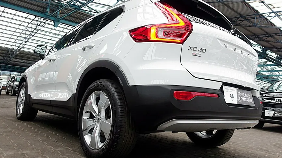 VOLVO XC40 -