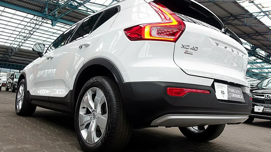 VOLVO XC40 -