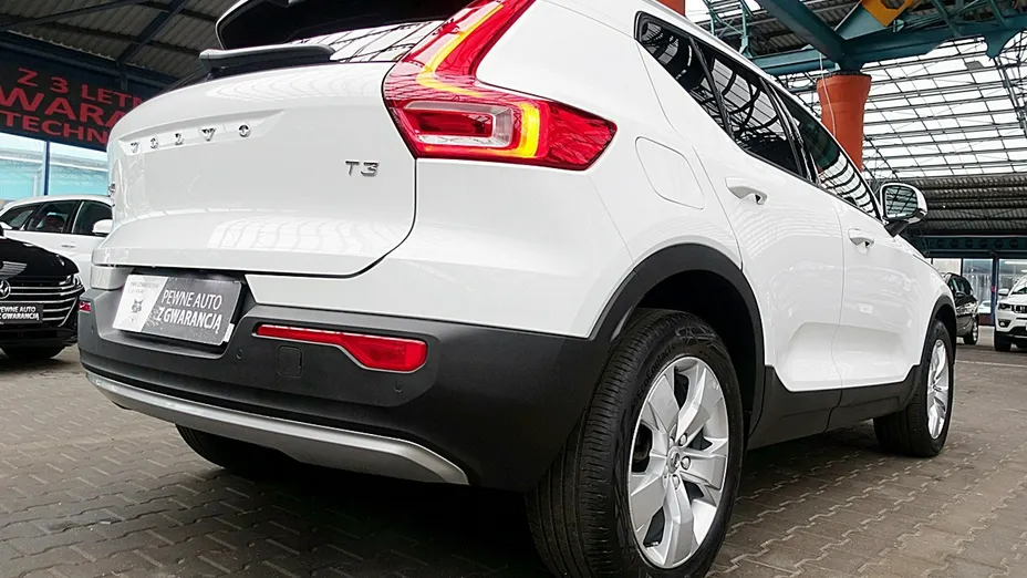 VOLVO XC40 -