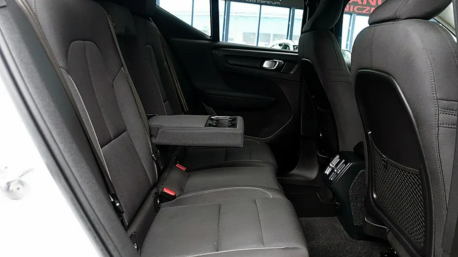 VOLVO XC40 -