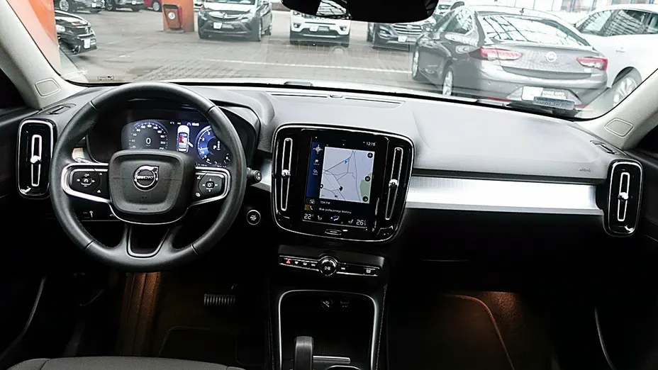 VOLVO XC40 -