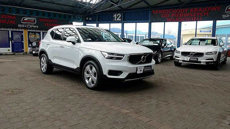 VOLVO XC40 -