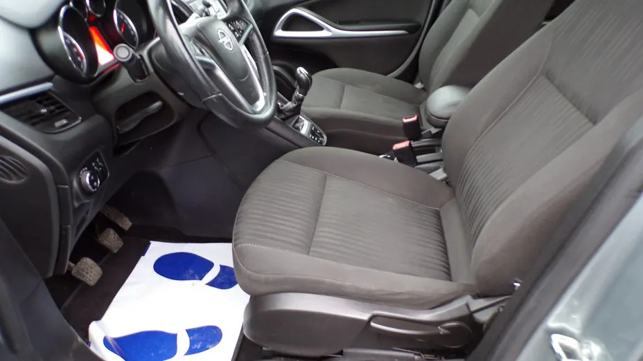 OPEL Zafira -